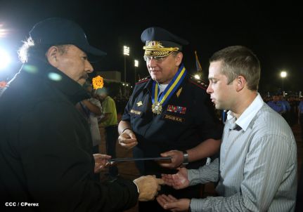 Presidente Daniel y Compañera Rosario participan en acto del 36 Aniversario de la Policía Nacional
