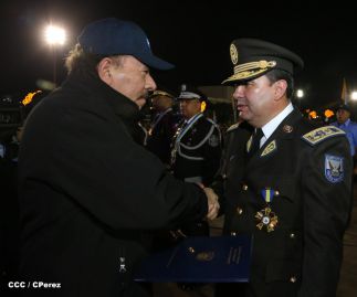 Presidente Daniel y Compañera Rosario participan en acto del 36 Aniversario de la Policía Nacional