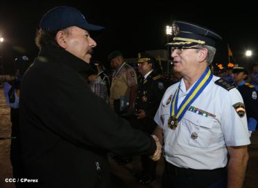 Presidente Daniel y Compañera Rosario participan en acto del 36 Aniversario de la Policía Nacional