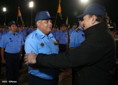 Presidente Daniel y Compañera Rosario participan en acto del 36 Aniversario de la Policía Nacional