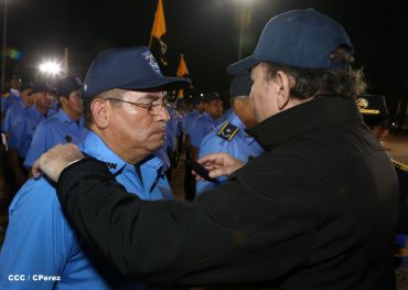 Presidente Daniel y Compañera Rosario participan en acto del 36 Aniversario de la Policía Nacional