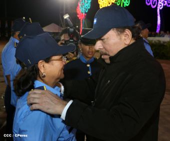 Presidente Daniel y Compañera Rosario participan en acto del 36 Aniversario de la Policía Nacional