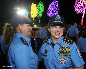 Presidente Daniel y Compañera Rosario participan en acto del 36 Aniversario de la Policía Nacional