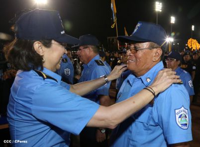 Presidente Daniel y Compañera Rosario participan en acto del 36 Aniversario de la Policía Nacional
