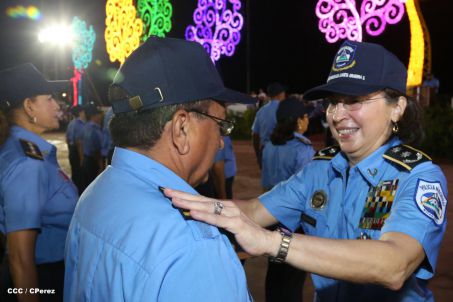 Presidente Daniel y Compañera Rosario participan en acto del 36 Aniversario de la Policía Nacional