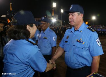 Presidente Daniel y Compañera Rosario participan en acto del 36 Aniversario de la Policía Nacional
