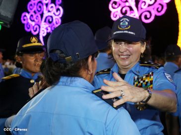 Presidente Daniel y Compañera Rosario participan en acto del 36 Aniversario de la Policía Nacional
