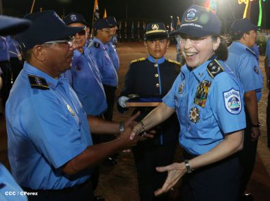Presidente Daniel y Compañera Rosario participan en acto del 36 Aniversario de la Policía Nacional