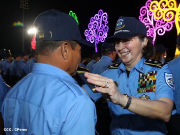 Presidente Daniel y Compañera Rosario participan en acto del 36 Aniversario de la Policía Nacional