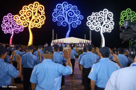 Presidente Daniel y Compañera Rosario participan en acto del 36 Aniversario de la Policía Nacional