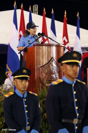 Presidente Daniel y Compañera Rosario participan en acto del 36 Aniversario de la Policía Nacional