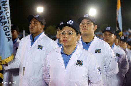 Presidente Daniel y Compañera Rosario participan en acto del 36 Aniversario de la Policía Nacional