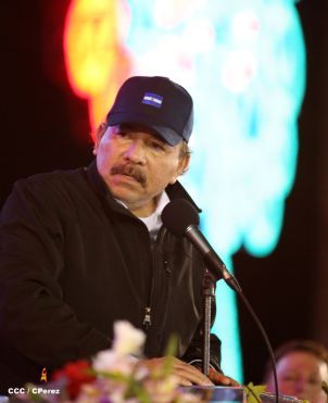 Presidente Daniel y Compañera Rosario participan en acto del 36 Aniversario de la Policía Nacional