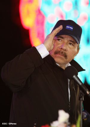 Presidente Daniel y Compañera Rosario participan en acto del 36 Aniversario de la Policía Nacional