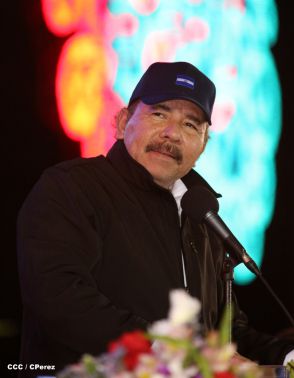 Presidente Daniel y Compañera Rosario participan en acto del 36 Aniversario de la Policía Nacional