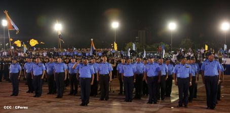 Presidente Daniel y Compañera Rosario participan en acto del 36 Aniversario de la Policía Nacional