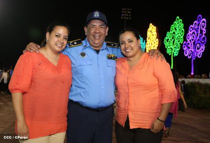 Presidente Daniel y Compañera Rosario participan en acto del 36 Aniversario de la Policía Nacional