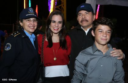 Presidente Daniel y Compañera Rosario participan en acto del 36 Aniversario de la Policía Nacional