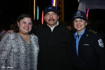 Presidente Daniel y Compañera Rosario participan en acto del 36 Aniversario de la Policía Nacional