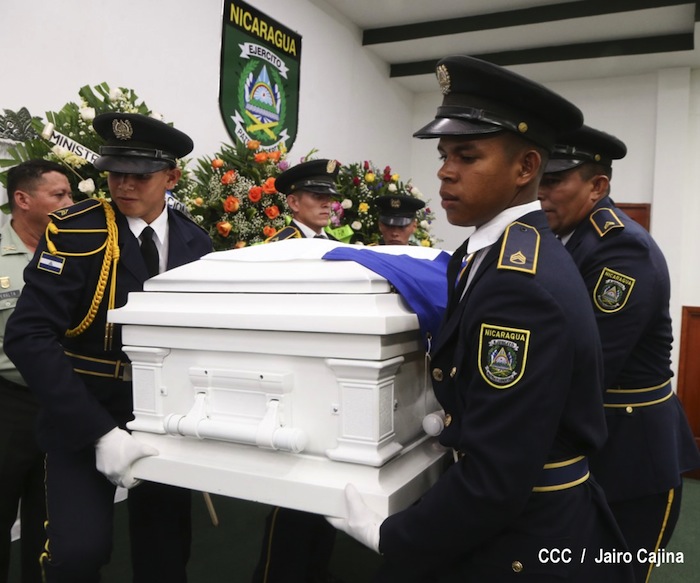 Daniel asiste a ceremonia de honores militares a Coronel Mario Jirón (q.e.p.d.)