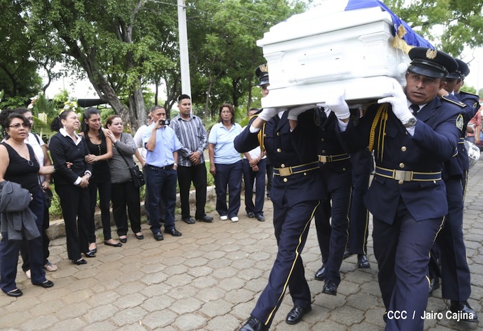 Daniel asiste a ceremonia de honores militares a Coronel Mario Jirón (q.e.p.d.)