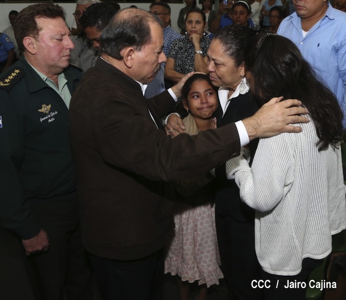 Daniel asiste a ceremonia de honores militares a Coronel Mario Jirón (q.e.p.d.)