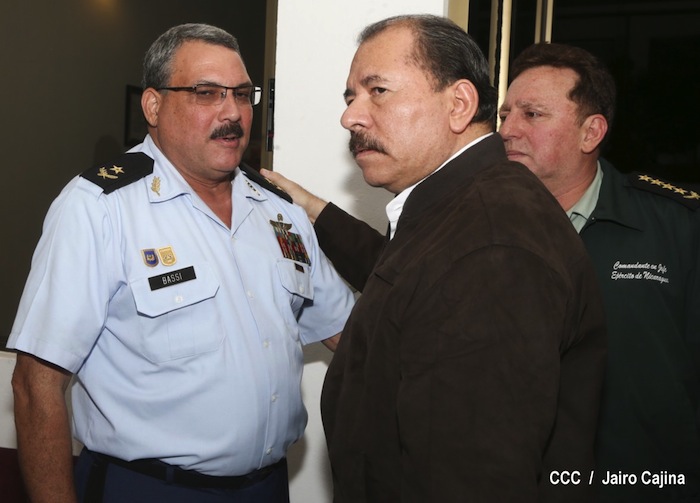 Daniel asiste a ceremonia de honores militares a Coronel Mario Jirón (q.e.p.d.)