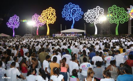 Presidente Daniel recibe de la selección nicaragüense de fútbol la Antorcha de la Independencia y la Unidad Centroamericana