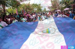 San Marcos celebra festividades patrias con hermoso desfile por las calles del municipio