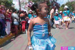 San Marcos celebra festividades patrias con hermoso desfile por las calles del municipio