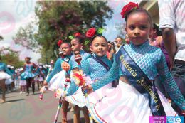 San Marcos celebra festividades patrias con hermoso desfile por las calles del municipio