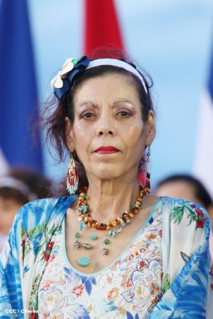 Presidente Daniel y Compañera Rosario participan del Desfile Patrio 2015