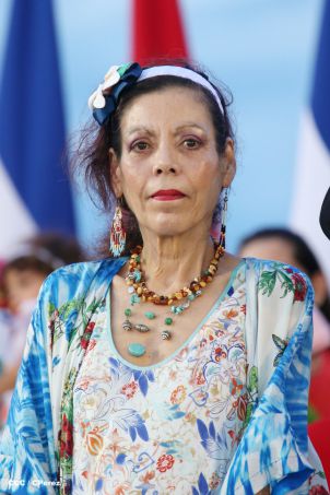 Presidente Daniel y Compañera Rosario participan del Desfile Patrio 2015