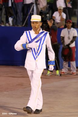 Presidente Daniel y Compañera Rosario participan del Desfile Patrio 2015