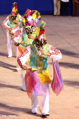 Presidente Daniel y Compañera Rosario participan del Desfile Patrio 2015