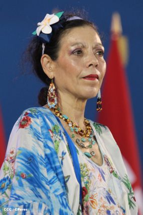 Presidente Daniel y Compañera Rosario participan del Desfile Patrio 2015