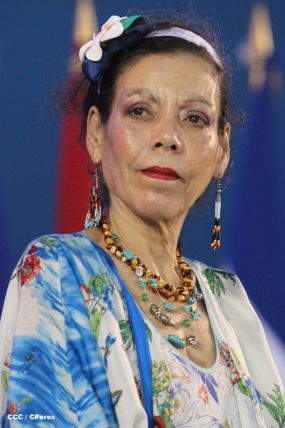 Presidente Daniel y Compañera Rosario participan del Desfile Patrio 2015