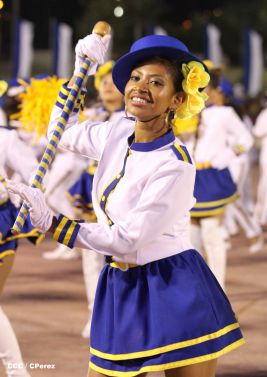 Presidente Daniel y Compañera Rosario participan del Desfile Patrio 2015