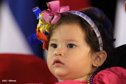 Presidente Daniel y Compañera Rosario participan del Desfile Patrio 2015