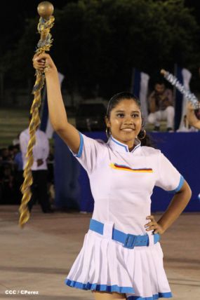 Presidente Daniel y Compañera Rosario participan del Desfile Patrio 2015