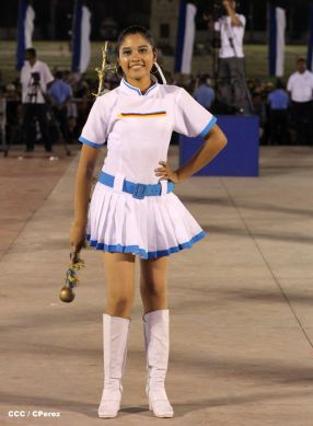 Presidente Daniel y Compañera Rosario participan del Desfile Patrio 2015