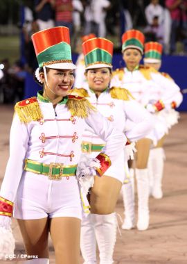Presidente Daniel y Compañera Rosario participan del Desfile Patrio 2015