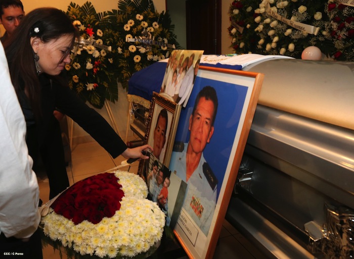 Vela de los Coroneles Manuel López García y Chester Porfirio Vargas