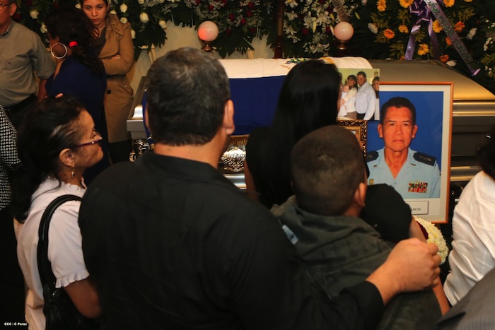 Vela de los Coroneles Manuel López García y Chester Porfirio Vargas