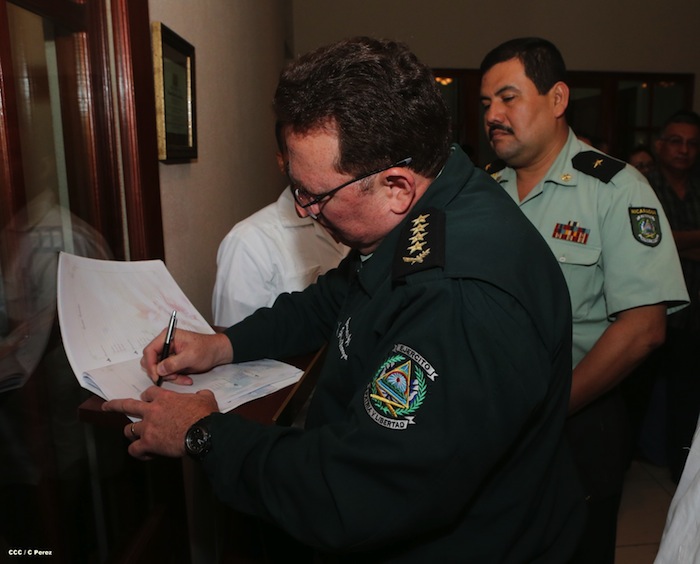 Vela de los Coroneles Manuel López García y Chester Porfirio Vargas