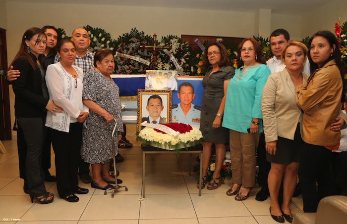 Vela de los Coroneles Manuel López García y Chester Porfirio Vargas