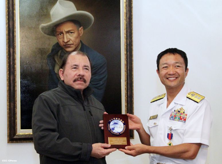 Presidente Daniel se reúne con miembros de la Fuerza Marítima de Autodefensa de Japón