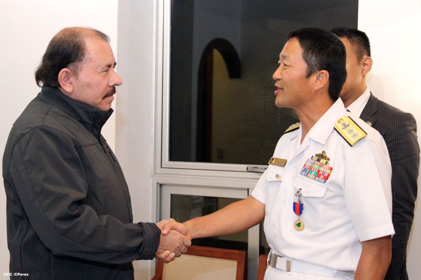 Presidente Daniel se reúne con miembros de la Fuerza Marítima de Autodefensa de Japón