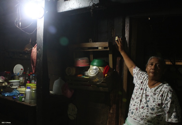 Luz eléctrica llega a comunidad La Palanca de Mateare