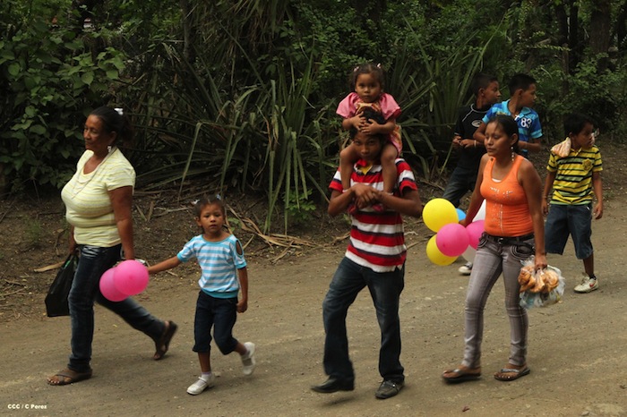 Luz eléctrica llega a comunidad La Palanca de Mateare